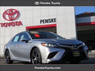 Certified 2020 Toyota Camry SE image 1