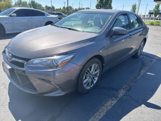 Used 2016 Toyota Camry SE image 1