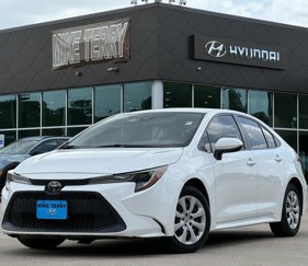 Used 2021 Toyota Corolla LE image 1