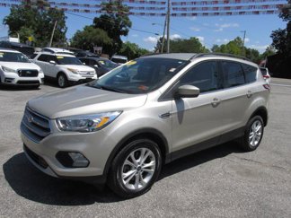 Used 2017 Ford Escape SE w/ Equipment Group 201A image 1