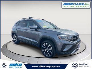 Certified 2023 Volkswagen Taos SE image 1