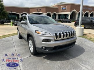 Used 2017 Jeep Cherokee Latitude w/ Comfort/Convenience Group image 1