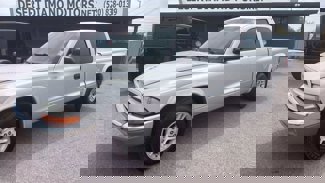 Used 2003 Dodge Dakota SLT image 1