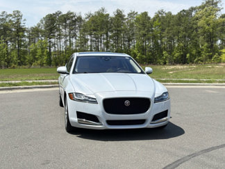 Used 2018 Jaguar XF Premium image 1