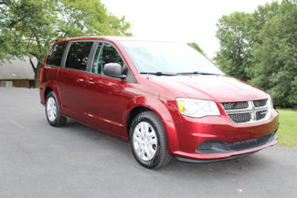 Used 2018 Dodge Grand Caravan SE w/ UConnect Hands-Free Group image 1