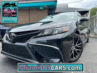 Used 2022 Toyota Camry SE image 1