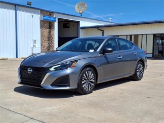 Used 2024 Nissan Altima 2.5 SV image 1