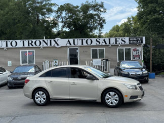 Used 2012 Chevrolet Cruze LS image 1