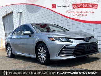 Used 2022 Toyota Camry LE image 1
