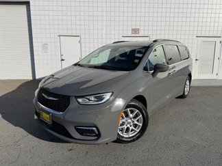 Used 2022 Chrysler Pacifica Touring-L image 1