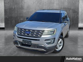 Used 2016 Ford Explorer XLT image 1