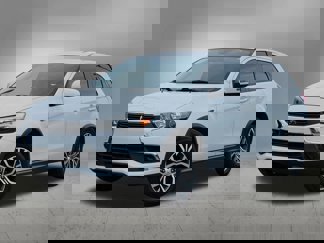 Used 2017 Mitsubishi Outlander Sport ES image 1