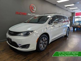 Used 2019 Chrysler Pacifica Limited w/ Advanced Safetytec Group image 1