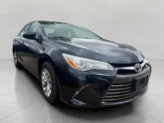 Used 2016 Toyota Camry LE image 1