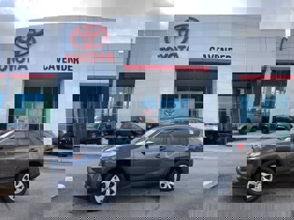 Used 2020 Toyota RAV4 LE image 1