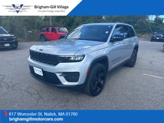Used 2023 Jeep Grand Cherokee Altitude image 1