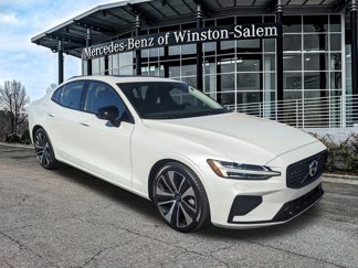 Used 2022 Volvo S60 B5 Momentum w/ Climate Package image 1