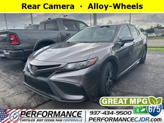 Used 2021 Toyota Camry SE image 1