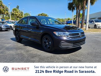 Certified 2022 Volkswagen Jetta SE w/ Panoramic Sunroof Package image 1