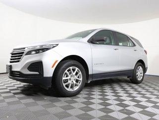 Used 2022 Chevrolet Equinox LS image 1