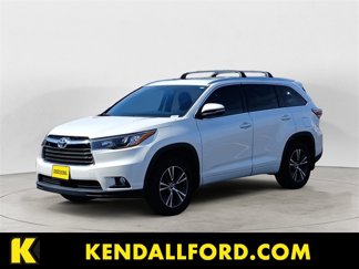 Used 2016 Toyota Highlander XLE image 1