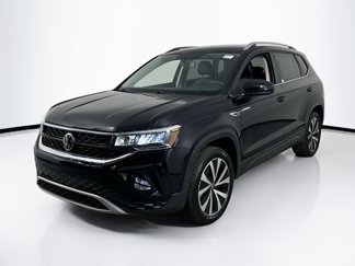 Used 2022 Volkswagen Taos SE image 1