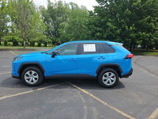 Used 2019 Toyota RAV4 LE image 1