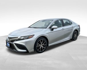 Used 2022 Toyota Camry SE image 1