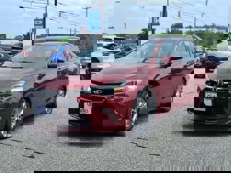 Used 2016 Toyota Camry image 1