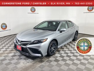 Used 2022 Toyota Camry SE image 1
