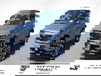 Used 2024 Cadillac XT4 Luxury image 1