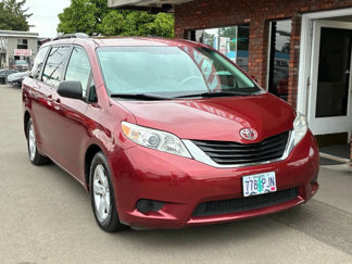 Used 2012 Toyota Sienna LE image 1