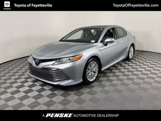 Used 2020 Toyota Camry XLE image 1