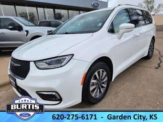 Used 2021 Chrysler Pacifica Touring-L image 1