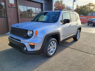 Used 2019 Jeep Renegade Latitude w/ Cold Weather Group image 1
