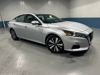 Used 2022 Nissan Altima 2.5 SV image 1