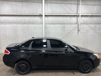 Used 2010 Ford Focus SE image 1