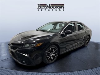 Used 2022 Toyota Camry SE image 1