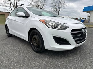 Used 2016 Hyundai Elantra GT image 1