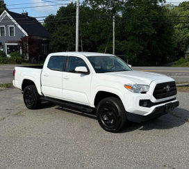Used 2017 Toyota Tacoma SR image 1