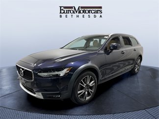 Used 2017 Volvo V90 T6 Cross Country image 1