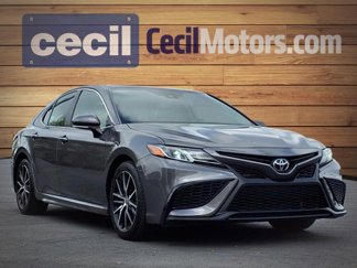 Used 2022 Toyota Camry SE image 1