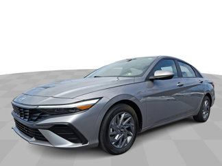 Used 2024 Hyundai Elantra SEL image 1