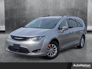 Used 2018 Chrysler Pacifica Touring-L w/ Advanced Safetytec Group image 1