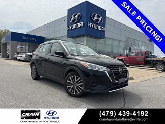 Used 2021 Nissan Kicks SV image 1
