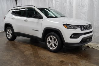Used 2024 Jeep Compass Latitude image 1