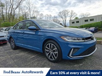 New 2025 Volkswagen Jetta SE image 1