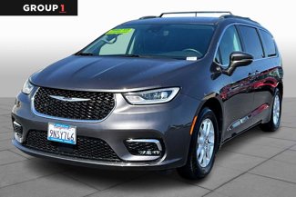 Used 2022 Chrysler Pacifica Touring-L image 1