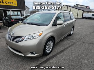 Used 2016 Toyota Sienna XLE Premium image 1