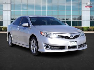 Used 2014 Toyota Camry SE image 1